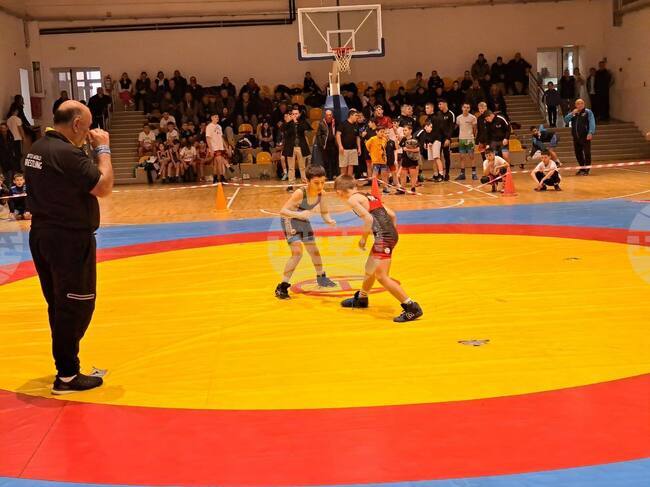 Коледен турнир по свободна борба се състоя в Силистра