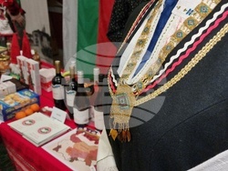 Румъния - Коледен дипломатически благотворителен базар в Букурещ - Български щанд