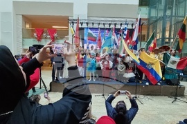 Румъния - Коледен дипломатически благотворителен базар в Букурещ - Български щанд