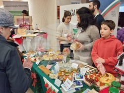 Румъния - Коледен дипломатически благотворителен базар в Букурещ - Български щанд