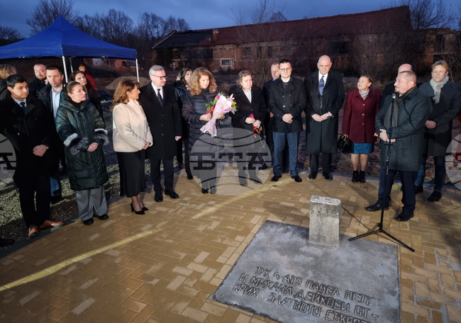 България има нужда от стабилно правителство, заяви в Панагюрище Илияна Йотова