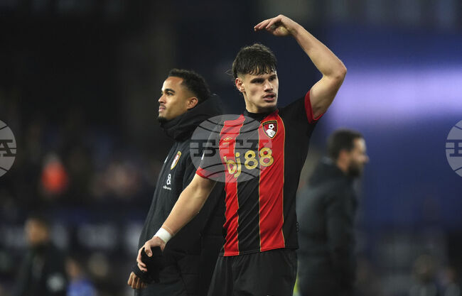 Ливърпул е все по-близо до трансфер на Милош Керкез и раздяла с Анди Робъртсън, съобщават медии в Англия