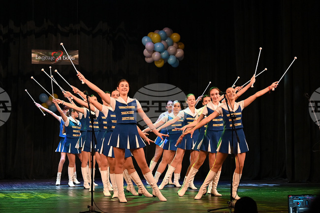 Общо 4300 лева са събрани на втория благотворителен концерт „Бъдеще за Боби“ в Монтана за лечение на болно от левкемия момче