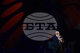 Спектакъл - ПоетиТе и сезоните