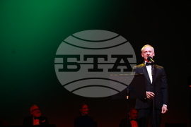 Спектакъл - ПоетиТе и сезоните