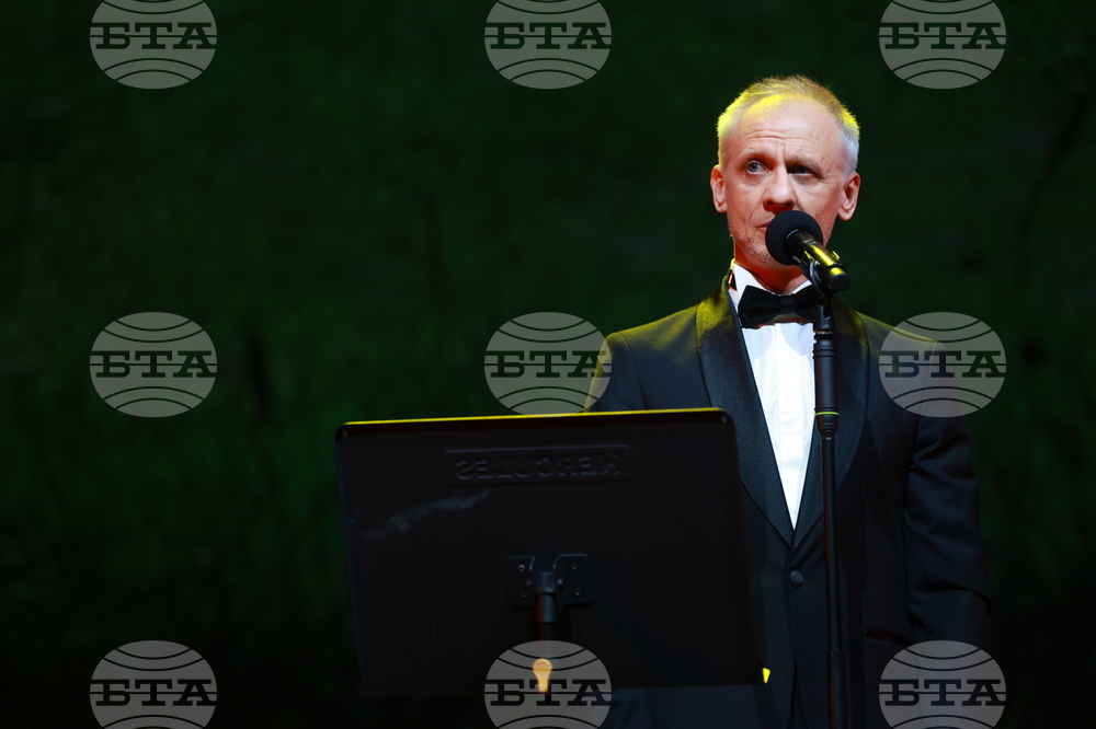 Спектакъл - ПоетиТе и сезоните