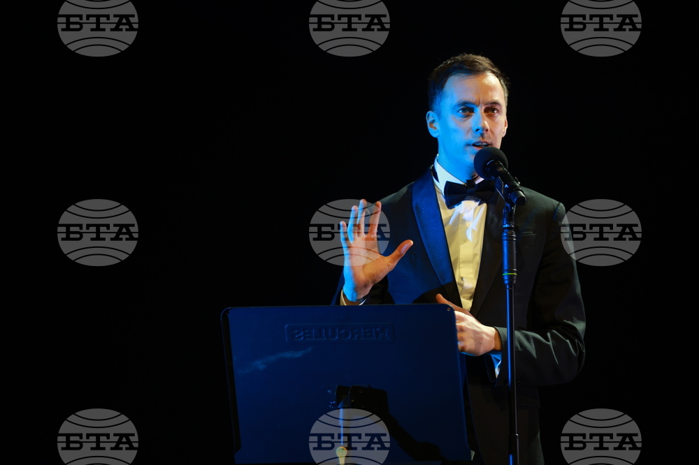 Спектакъл - ПоетиТе и сезоните