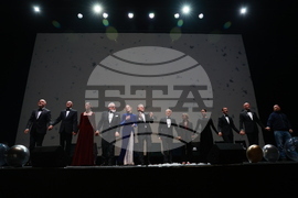 Спектакъл - ПоетиТе и сезоните