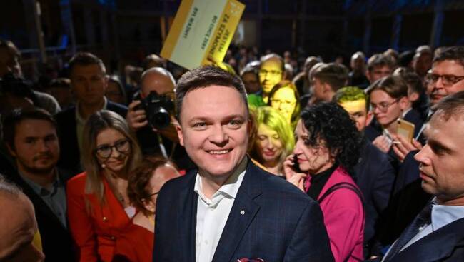 ПАП: Дясноцентристки кандидат за президент на Полша се представя като алтернатива на кандидатите на двете водещи партии