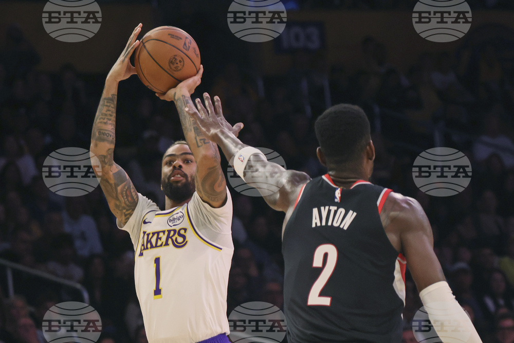 Тимът от НБА Лос Анджелис Лейкърс изпрати Д'Анджело Ръсел в Бруклин Нетс в размяна за Дориан Фини-Смит и Шейк Милтън