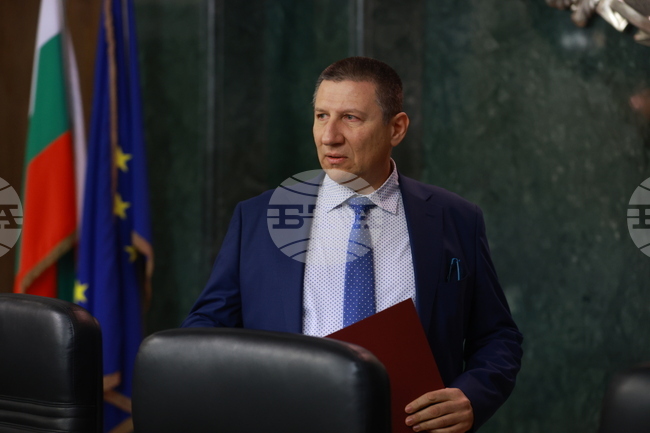 Не трябва с лека ръка да се отказваме от мярката за отнемане на автомобили от шофьори, употребили алкохол или наркотици, каза Борислав Сарафов