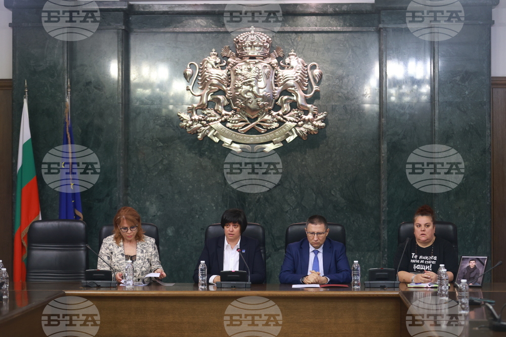 Правото на живот трябва да стои най-високо от всички права, каза Диана Русинова по време на дискусия за пътната безопасност