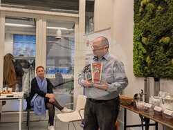 Литературоведът Светлозар Желев гостува на българската общност в Нидерландия