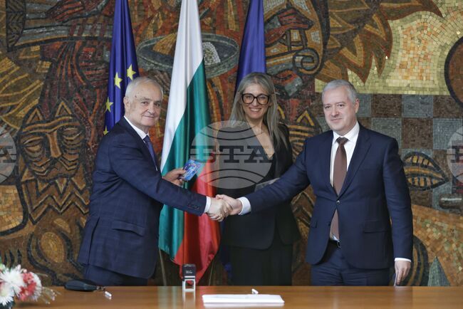 Юбилейна пощенска марка по повод 20-ата годишнина от членството на България в НАТО бе валидирана в МВнР