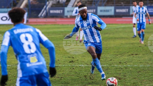 Спартак 1918 Варна привлече френски нападател