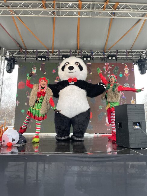 „ПредКоледно Вълшебство“ изпълни парк „Възраждане“ с топлина, радост и надежда