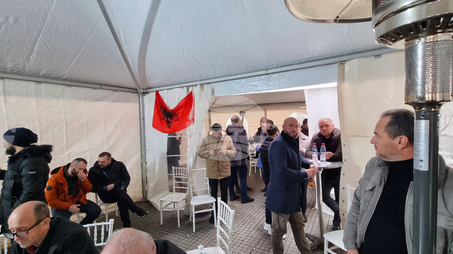 Размяната на политически обвинения за предизвикване на междуетническо напрежение в Северна Македония продължава