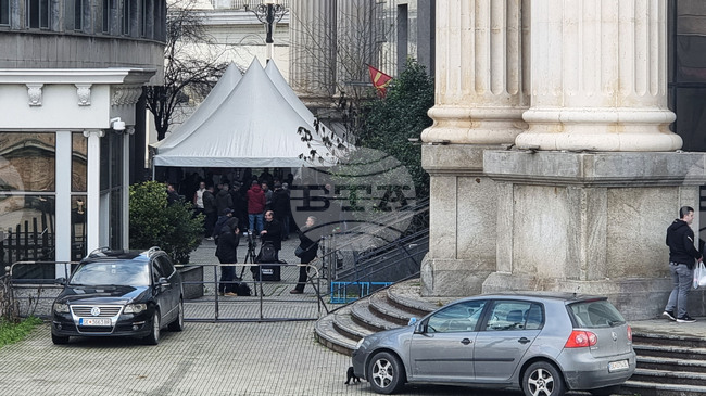 Конституционният съд на Северна Македония ще разгледа конституционността на Закона за употреба на езиците, след като изслуша експерти 