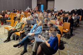 Фондация „Даная“ - „Комуникация с деца пациенти и техните семейства“