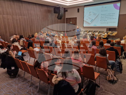 Фондация „Даная“ - „Комуникация с деца пациенти и техните семейства“