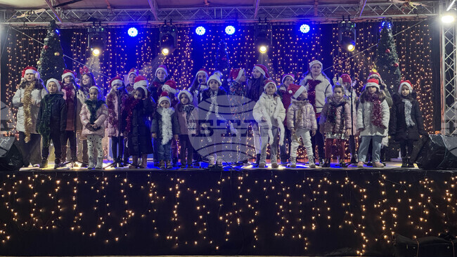 Казанлък - запалване на коледните светлини