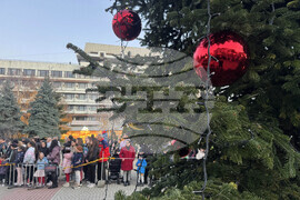 Казанлък - запалване на коледните светлини