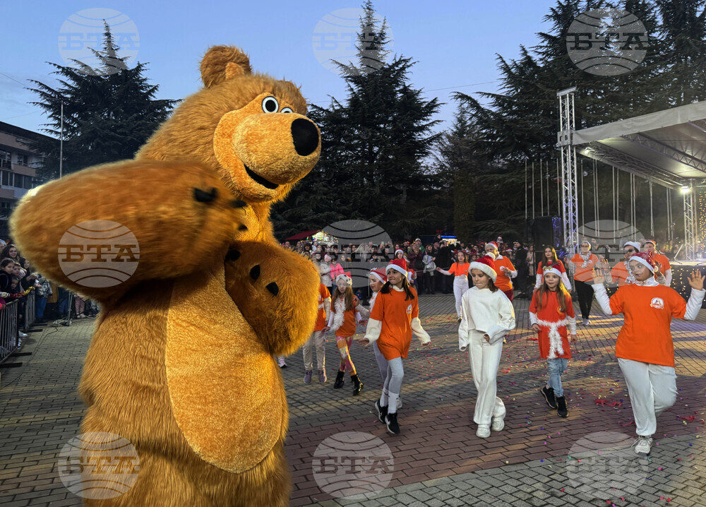 Казанлък - запалване на коледните светлини