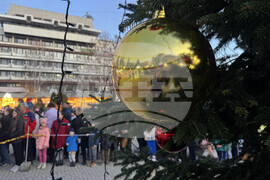 Казанлък - запалване на коледните светлини