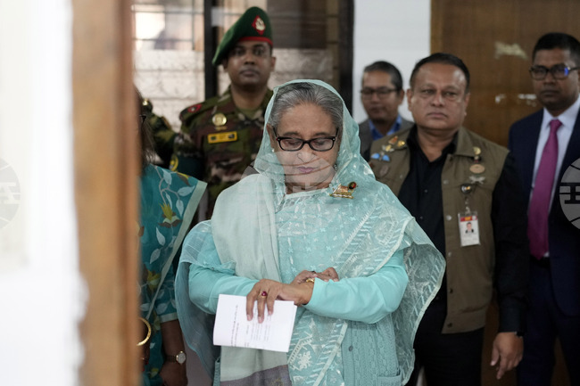 Бившата министър-председателка на Бангладеш Шейх Хасина беше осъдена на шест месеца затвор