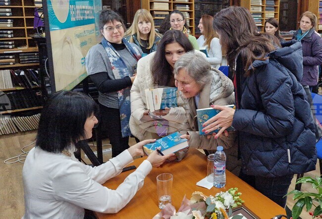 Велико Търново - Виктория Бешлийска - роман "Нишка"