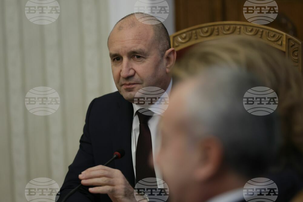 Президентът Румен Радев няма да провежда консултации с „ДПС-Ново начало“
