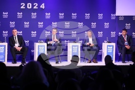 „Пауърс Съмит" - форум - Парламентарна сесия „Чувам ви“