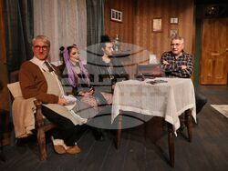 Бургас - „Остани за закуска" - театър - среща с екипа