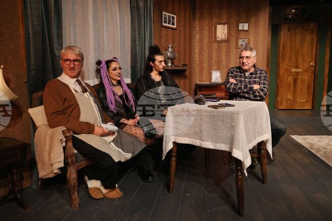 Бургас - „Остани за закуска" - театър - среща с екипа