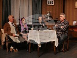 Бургас - „Остани за закуска" - театър - среща с екипа