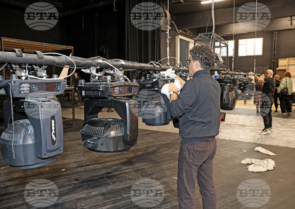 Варна - сцена „Филиал“ на Варненския драматичен театър „Стоян Бъчваров“ - теч от покрива