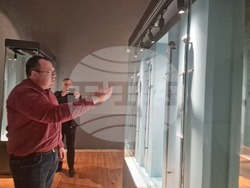 Изложбата „Хроники от стомана. Хладно оръжие от българското Средновековие“. Снимки: Ваня Сухарова/БТА