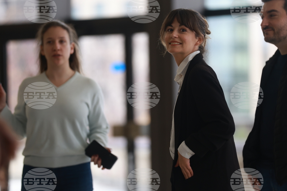 Коледен панаир на книгата - срещи с писатели - Лана Басташич