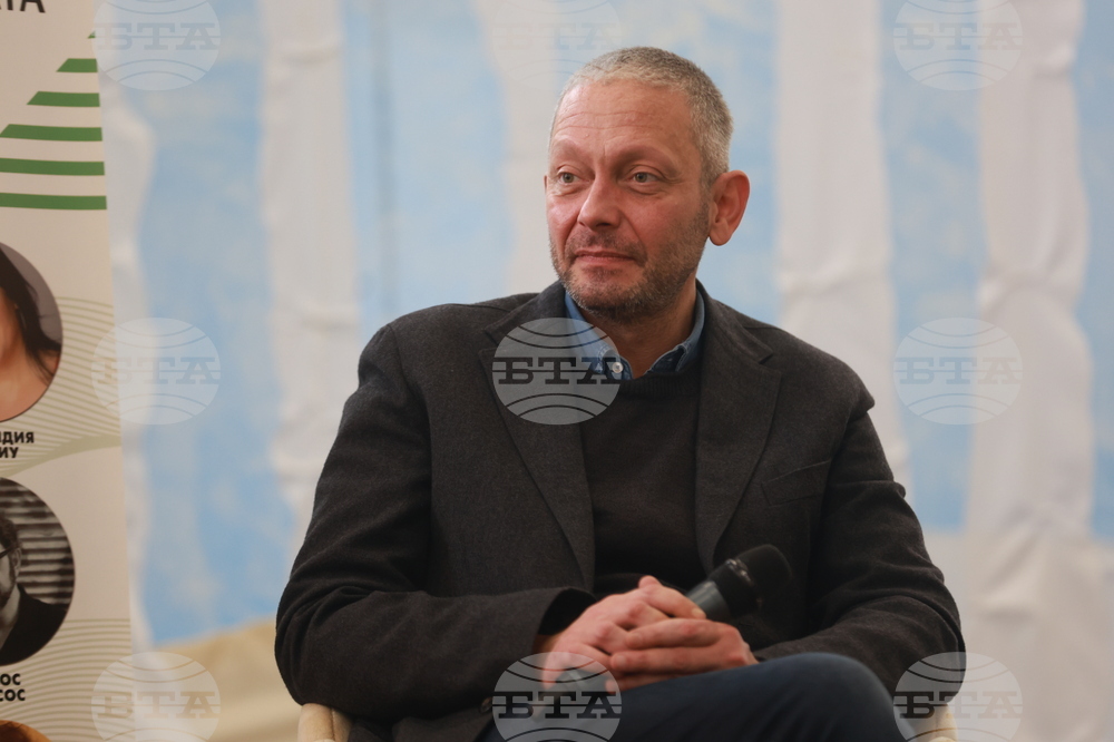 Коледен панаир на книгата - срещи с писатели - Лана Басташич