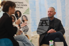 Коледен панаир на книгата - срещи с писатели - Лана Басташич