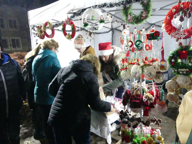 В Нова Загора бе открит коледен базар