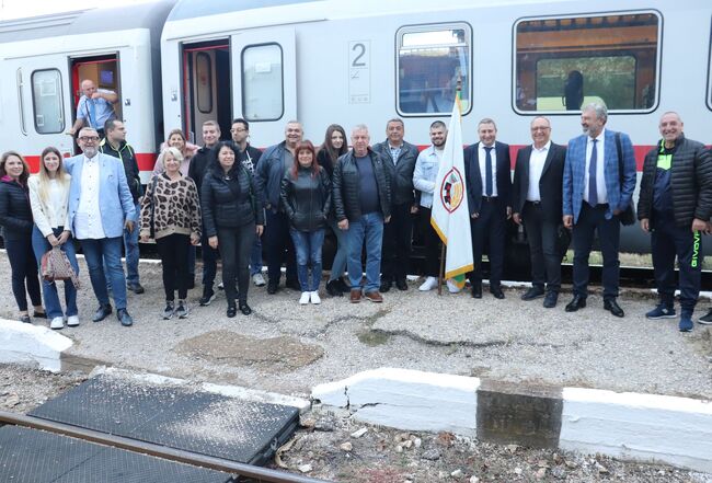 Драгомир Драганов: „Синият Дунав“ ще продължи да се движи между Русе и София с новите немски вагони и през следващата година