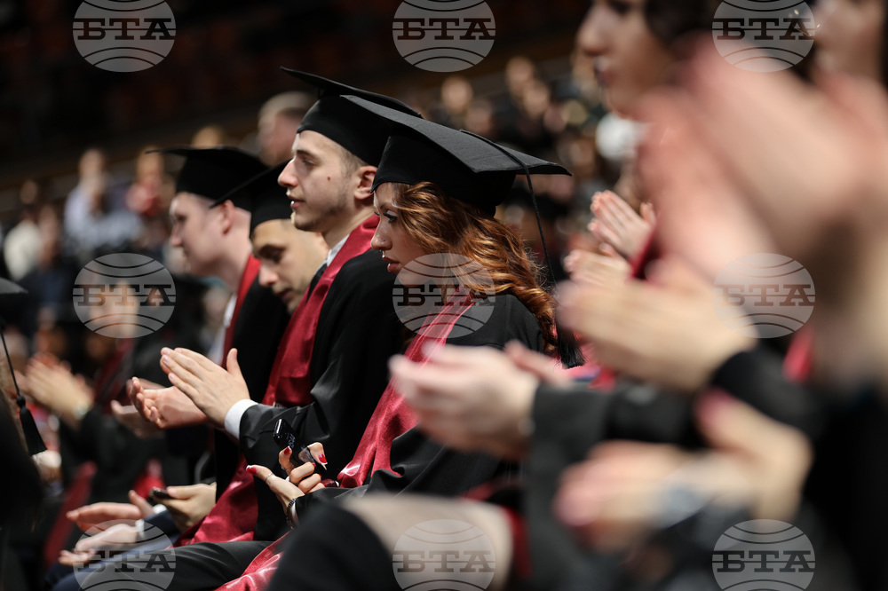 Пловдив - Медицински университет - абсолвенти - дипломи - тържествена церемония