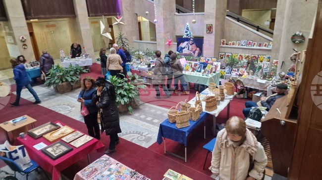 Коледен базар ще има в Областна администрация - Смолян от 8 до 12 декември 