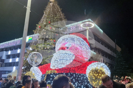 Ямбол - Коледна украса - запалване светлини
