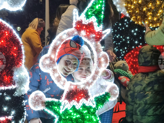 Ямбол - Коледна украса - запалване светлини