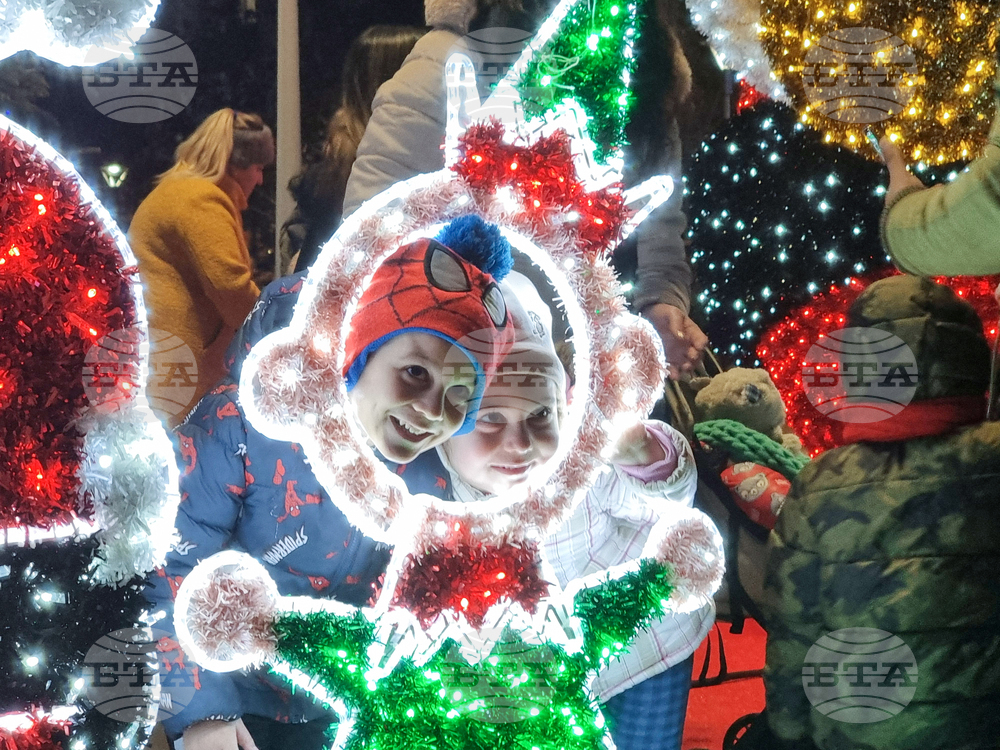 Ямбол - Коледна украса - запалване светлини