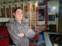 Тенорът Пеньо Пирозов пред БТА, снимка – Даниел Димитров/БТА