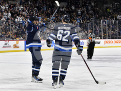 Bruins Jets Hockey