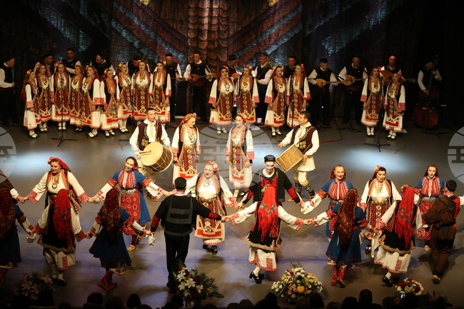 Професионални фолклорни ансамбли ще представят етнографски области на България на фестивала „От Добруджа до Пирин“ в Благоевград